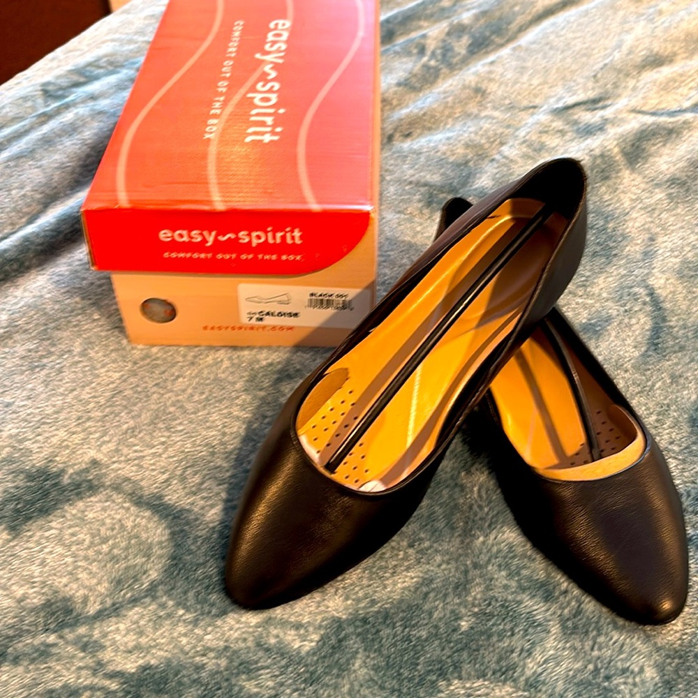 Black easy spirit flats. Size 7M